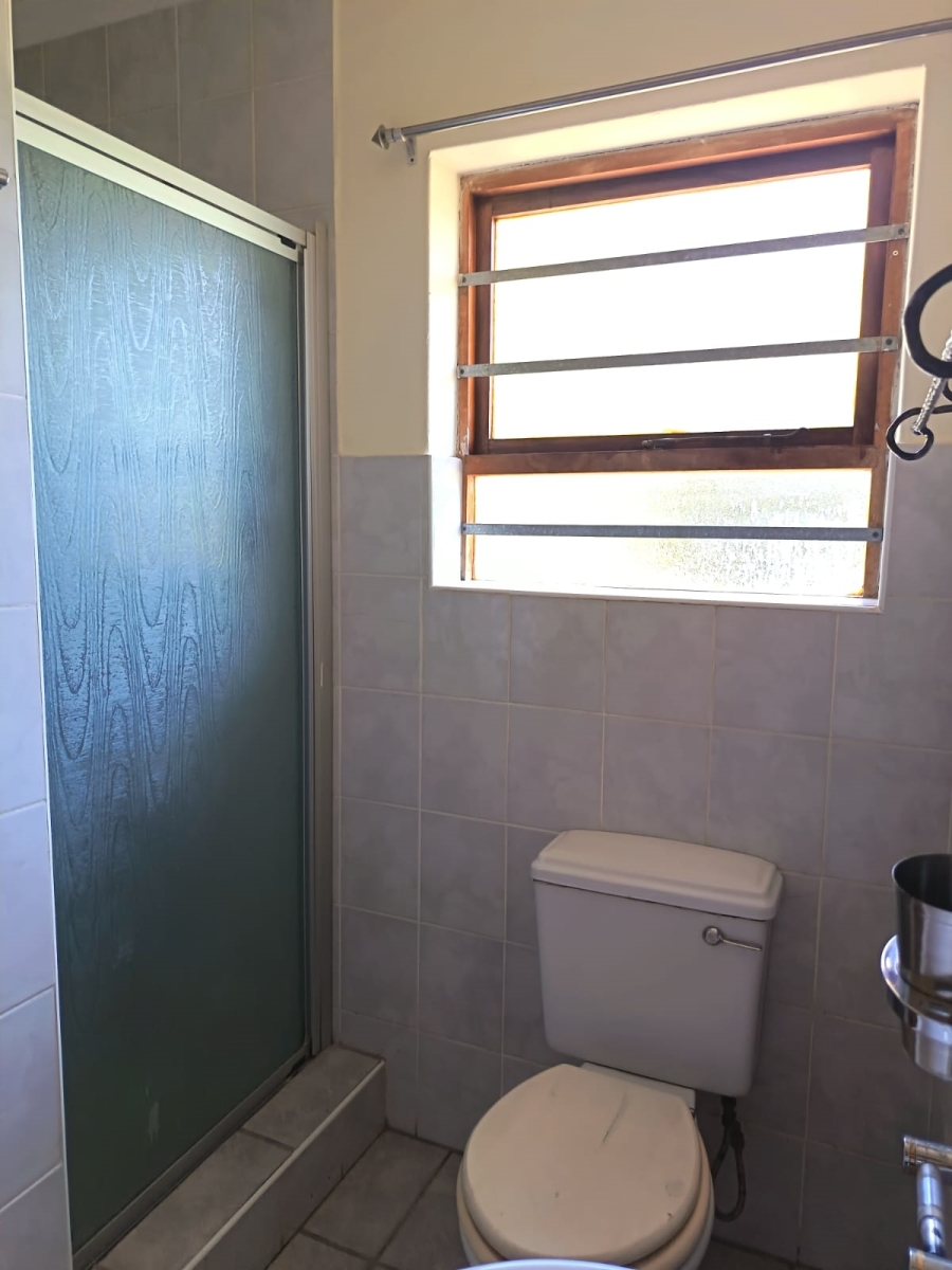 To Let 2 Bedroom Property for Rent in Wavecrest Eastern Cape